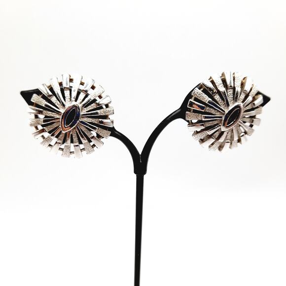 Vintage Crown Trifari Rhodium Plated Clip Earrings, Mid-Century Sunburst Jewelry - Picture 3 of 13